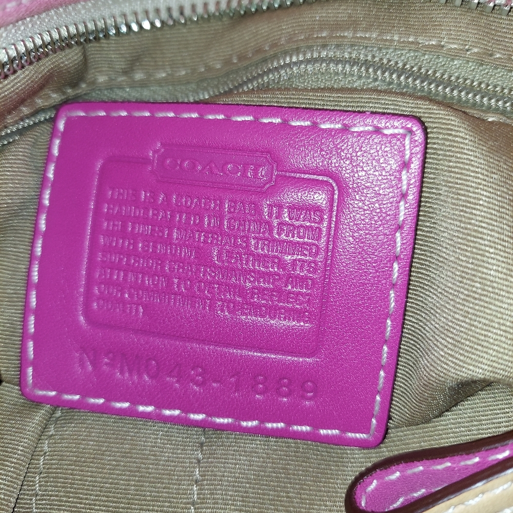 Pretty Coach Bag - Picture 6 of 15